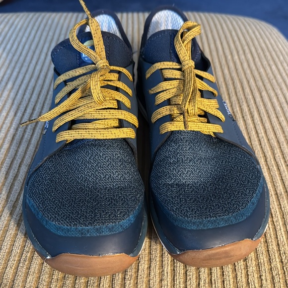 Men’s Lens hiking shoes size 11 - Picture 2 of 3